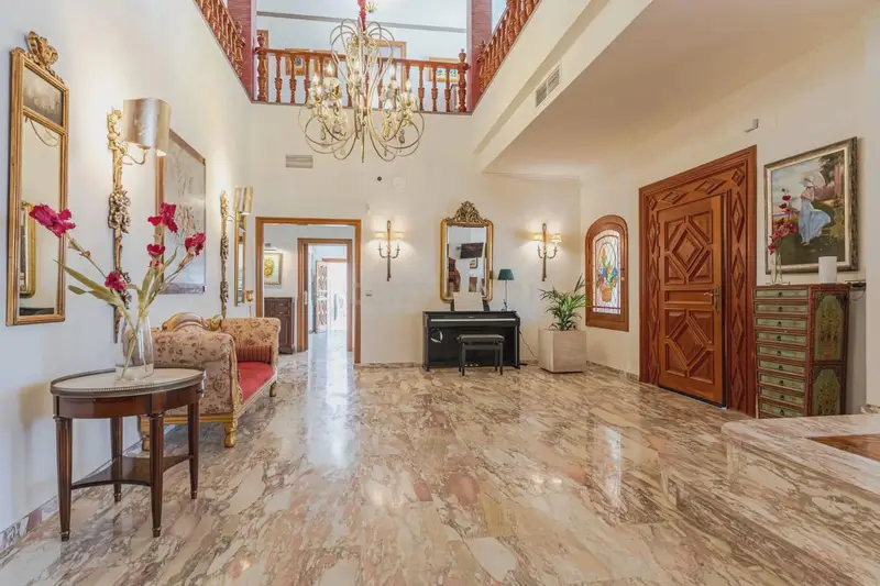 Villa Lujosa en Venta Motril 4 Dormitorios 5 Baños Piscina Jardín