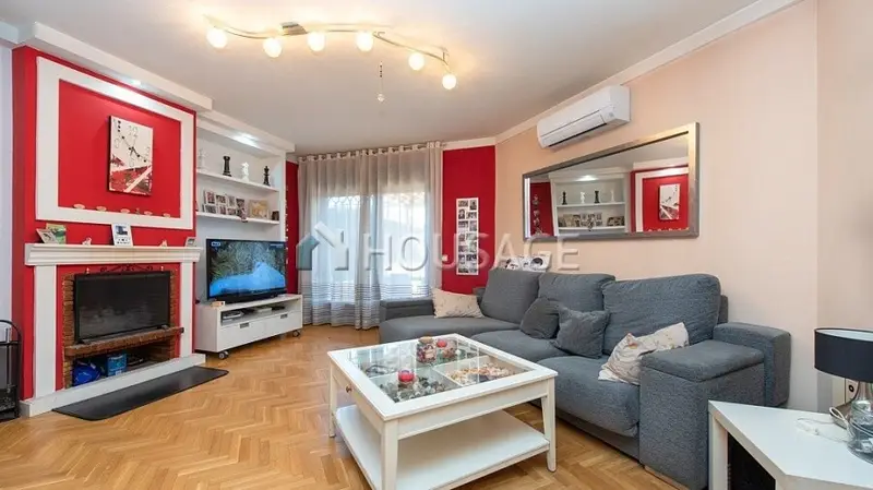 Villa en venta en Madrid Las Rejas 4 dormitorios piscina
