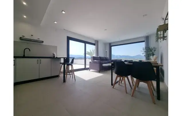 Apartamento en Alquiler Coin 3 Dormitorios Terraza Piscina