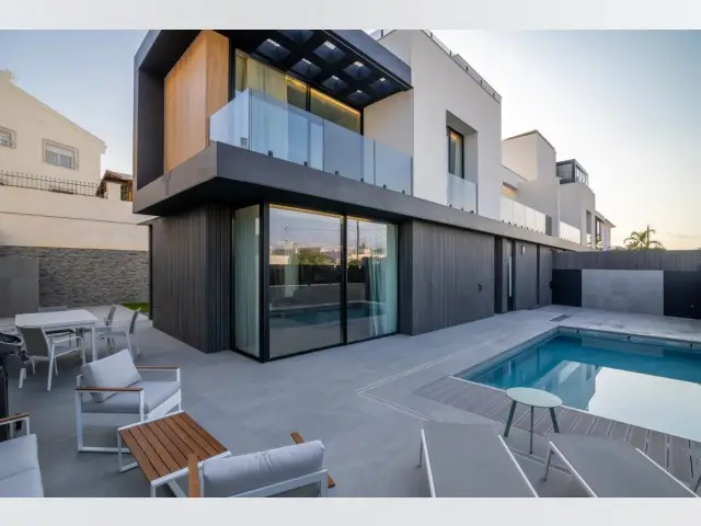 Villa de Lujo 5 Dormitorios Albir Espa
A