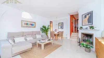 Chalet en Villaviciosa de Odón con 4 plantas y jardín privado