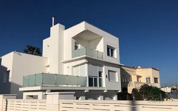 Chalet en Primera Linea de Playa Mareny de Barraquetes Valencia