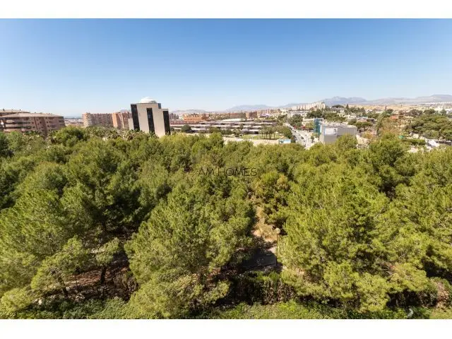 Exclusivo Piso 5 Dormitorios Vistahermosa