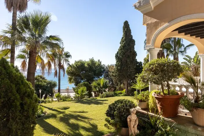 Villa de Lujo 5 Dormitorios en El Candado Malaga