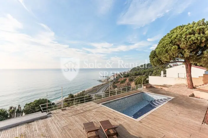 Villa 6 Dormitorios en Venta  Arenys de Mar