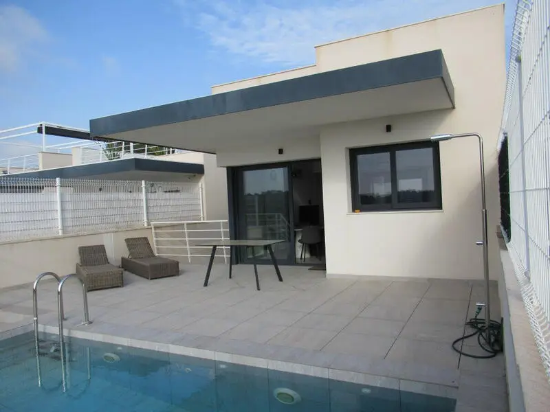Villa en Venta San Miguel de Salinas con Casa de Invitados