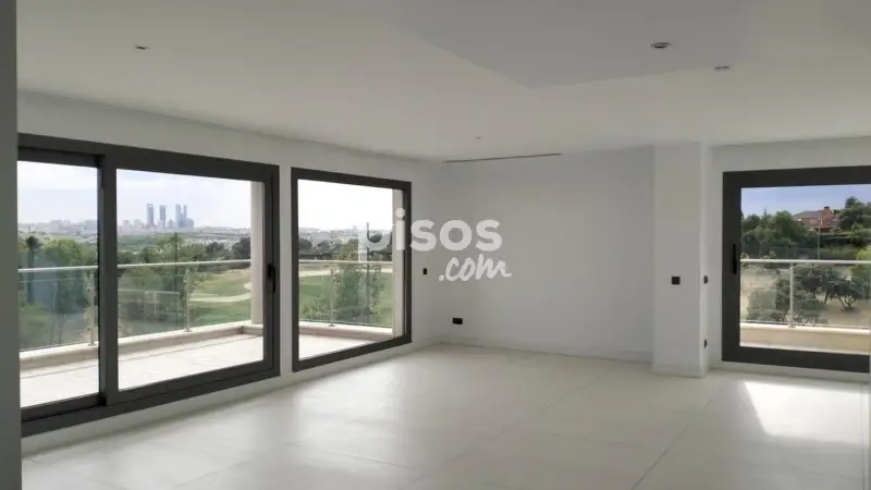 Ático de Lujo en Encinar de los Reyes 3 Dormitorios 4 Baños