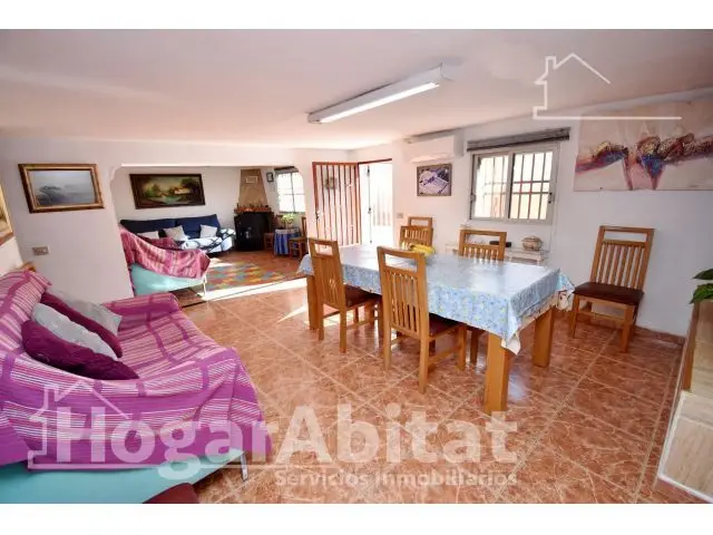 Chalet con Piscina Privada en Castellón
