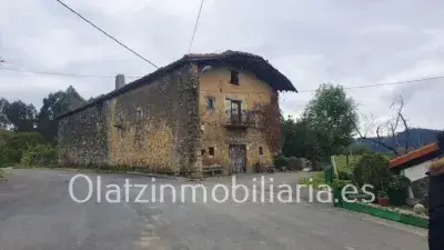 Casa en Venta en Arcentales con Terreno para Rehabilitar
