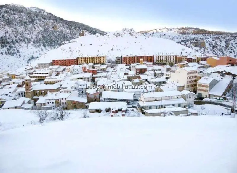 Parcelas Urbanas en Camarena de la Sierra con Vistas a Estación de Esquí