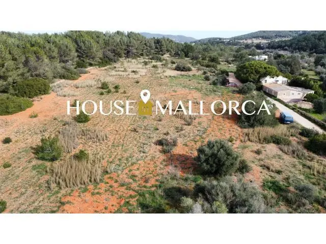 Terreno Rustico Urbanizable en Ibiza Ideal para Inversores