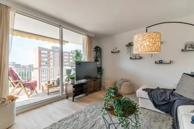 Apartamento en alquiler Gran Via Carles III Barcelona 2 dormitorios 1 bao