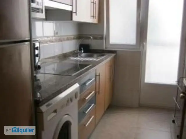 Alquiler Piso 4 habitaciones 2 baños Ascensor Vidal Barrio Blanco