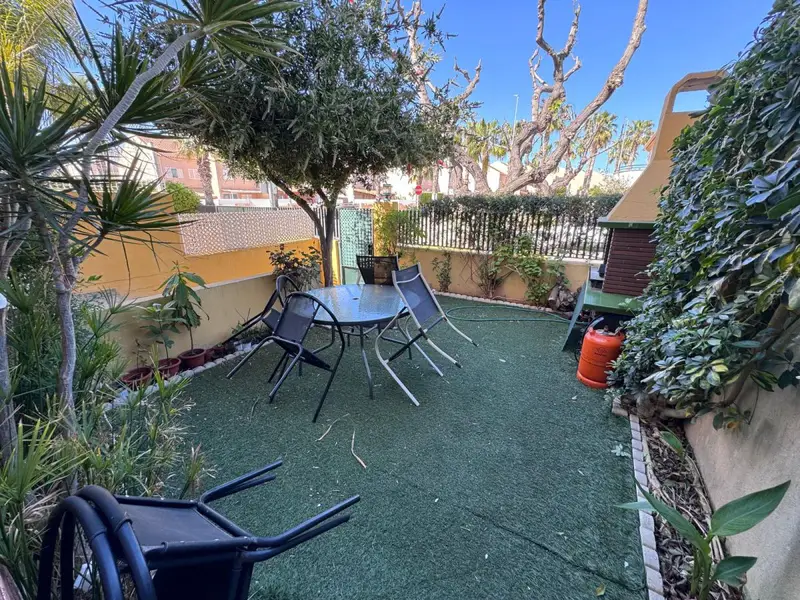 Venta Adosado con Garaje y Piscina en Burriana Cerca de la Playa