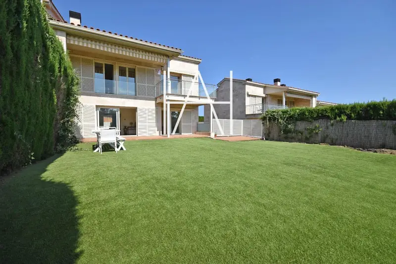 Chalet en Venta Sant Vicenç de Montalt 3 Suites Jardin Piscina