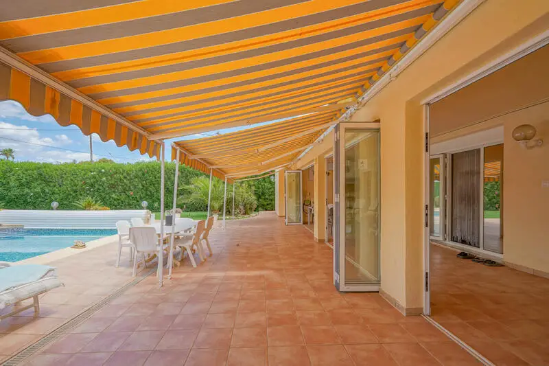 Villa en Venta Els Poblets 5 Cuartos Piscina Climatizada