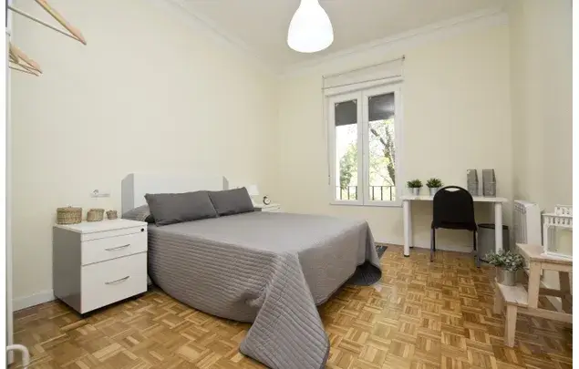 Habitaci
ón 100m
² Madrid Estancia M









ínima 4 noches