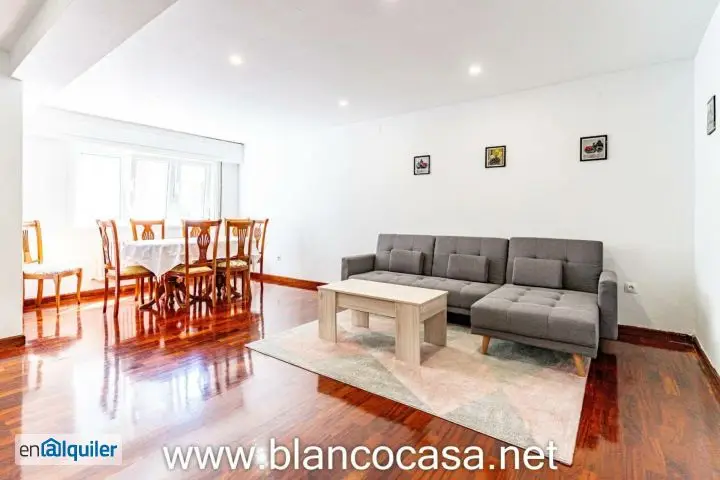 Alquiler Piso Amueblado Carballo 148m2 3 Dormitorios 2 Baños
