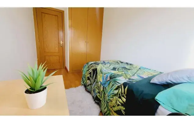 Rent a room of 180 m² in Pinto