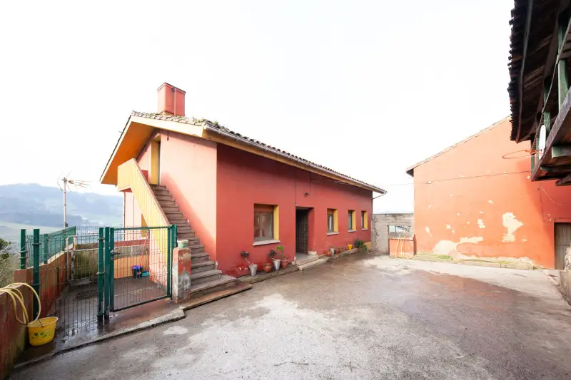 Casa Asturiana en Venta Carreño Cerca de Playas