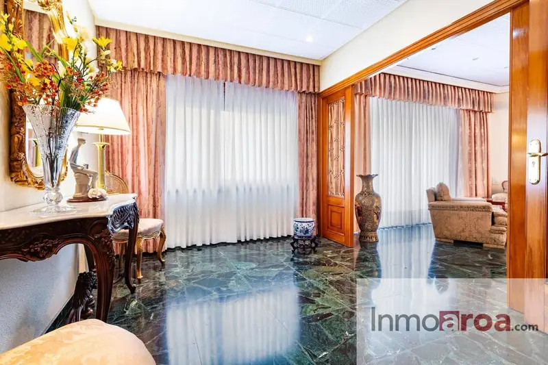 Chalet en Venta en Betera Valencia 560m2 Dos Viviendas