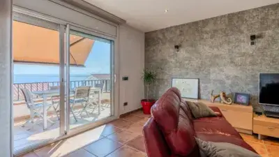Casa Adosada en Roses con Garaje y Terrazas con Vistas