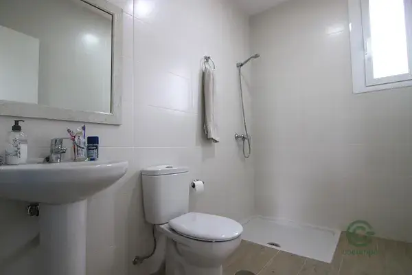 Casa de apero en Tolox con 2 dormitorios y parcela de 2800m2