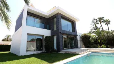 Chalet de Lujo en Venta cerca de la Playa
