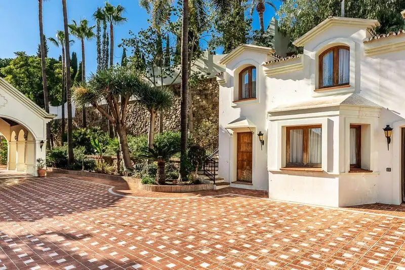 Villa de Lujo en El Paraiso 16 Dormitorios 16 Baños Piscina Privada