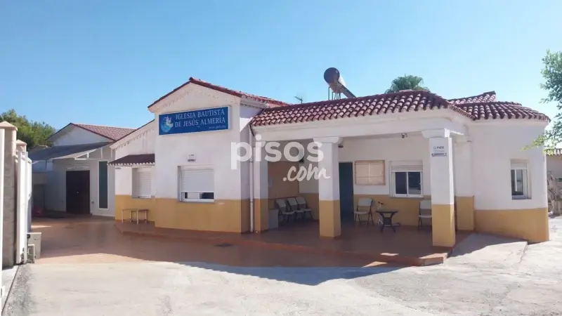 Chalet en Huércal de Almería: Finca Urbana con Vivienda de 177m2