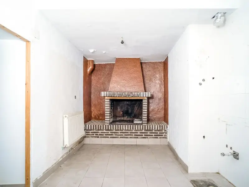 Casa Unifamiliar 280m2 5 Habitaciones Lerin