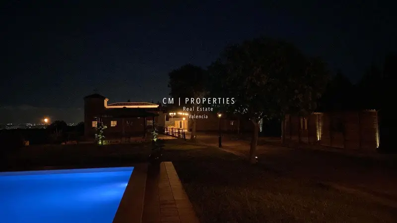 Chalet en venta en Picassent, Valencia