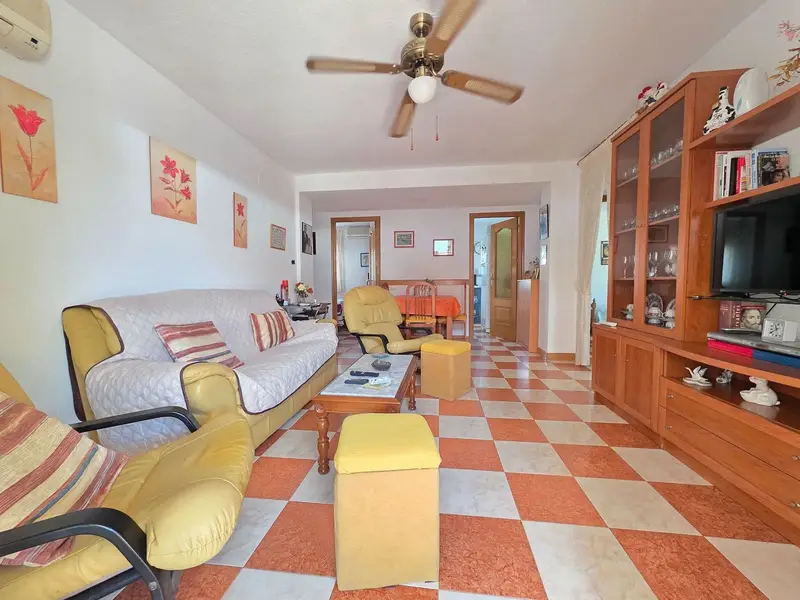 Apartamento en Gandia Playa con Terraza y Trastero