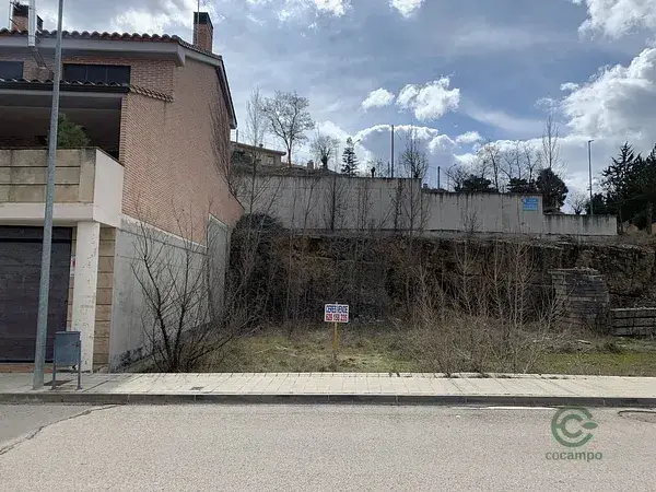 Solar en Siguenza para Chalet Adosado 3 Plantas