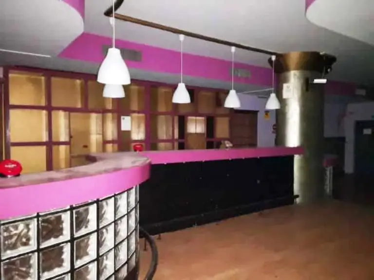 Local en Alquiler Cordoba 214m2 3 Banos Julio Pellicer