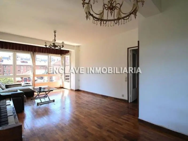 Piso en venta Montecerrado Asturias 173m2 para reformar
