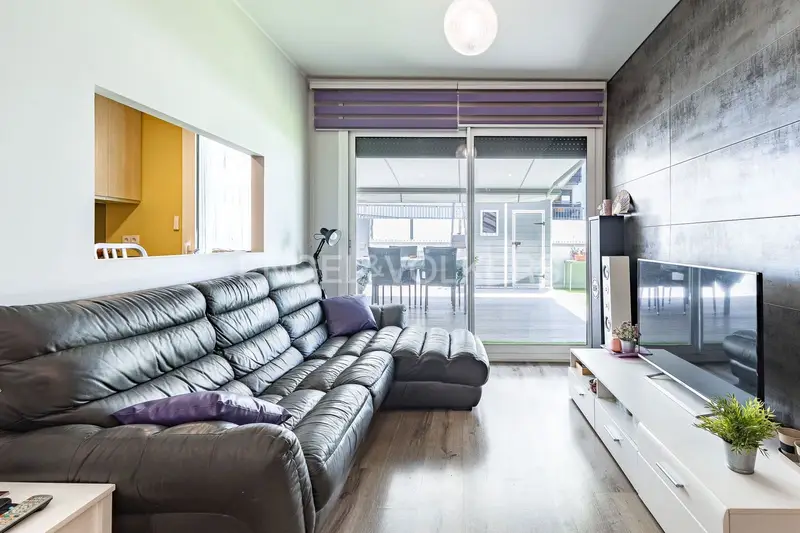 Apartamento en venta en Puerto de Badalona con terraza y piscina