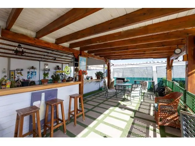 Chalet con Piscina y Salon de Fiestas en Puerto Lope Moclin