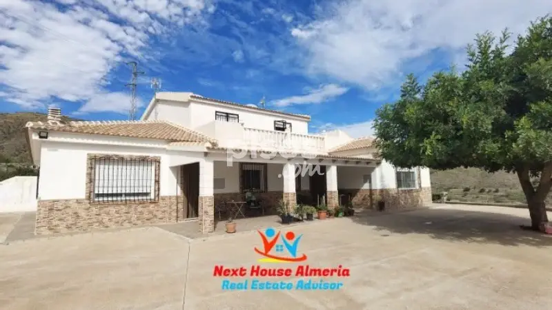 Finca Rústica con Dos Villas en Los Navarretes Almeria