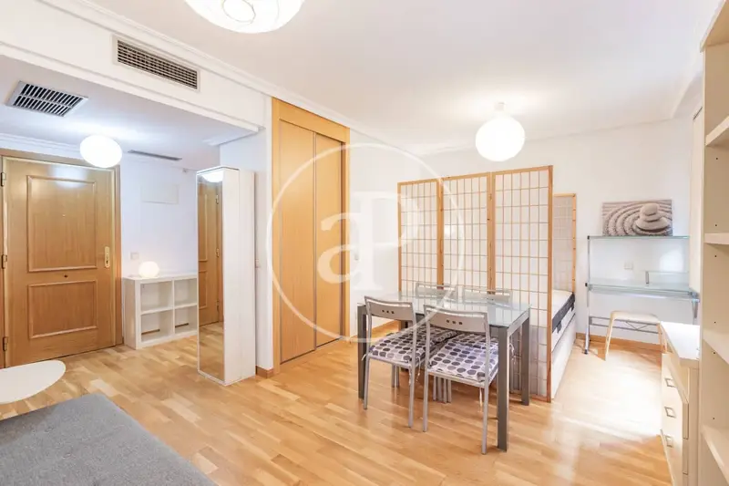 Apartamento en alquiler en Delicias, Madrid ciudad, Madrid
