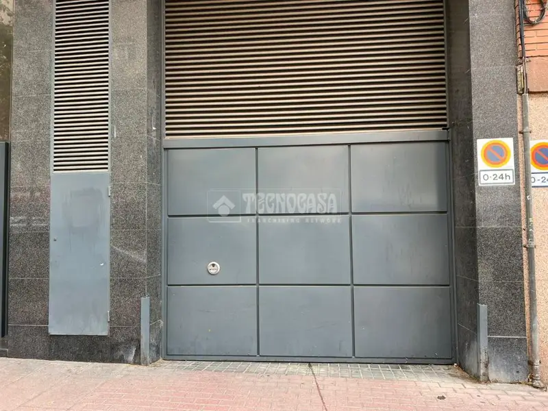 Box/plaza de garaje en venta en Nou Barris