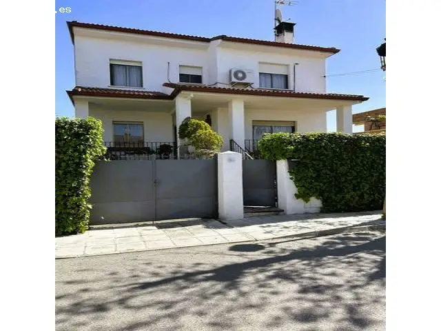 Casa en Alovera con Jardin Piscina y Bodega 400m2