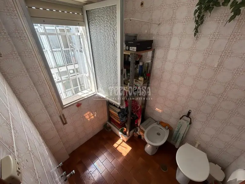 Piso en venta en Jaén: 5 dormitorios, 120m², balcón y terraza