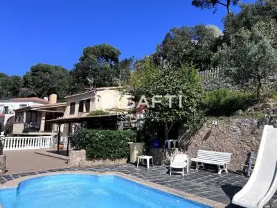 Casa en Lloret de Mar con Vistas al Mar y Piscina