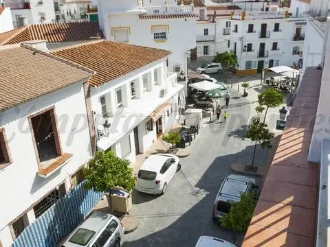 Casa Villa 5 Dormitorios Sayalonga Espa







ya