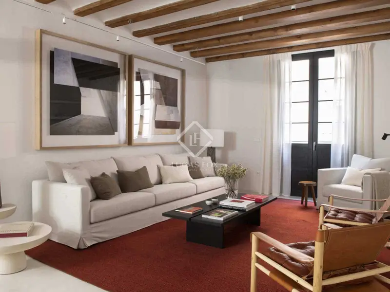 Apartamento en el Gotico con Encanto y Estilo Minimalista