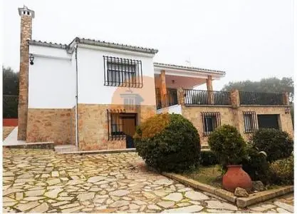 Casa en naturaleza cerca de Caceres con piscina y terreno