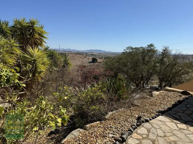 Villa de Lujo en Los Gallardos con Vistas Panorámicas