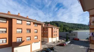 Piso en venta en Zalla centro con ascensor y trastero
