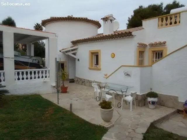 Villa en Denia con Vistas al Mar y Piscina